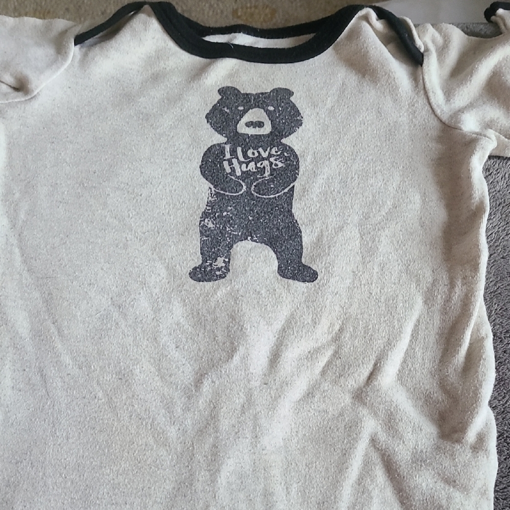 I Love Hugs Bear Bodysuit - Cream and Black